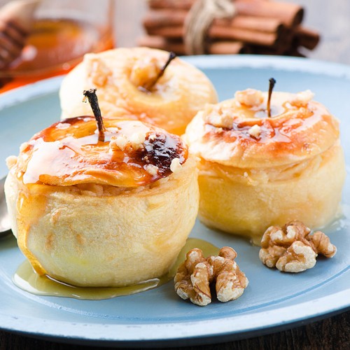 Baked apples with honey and nuts